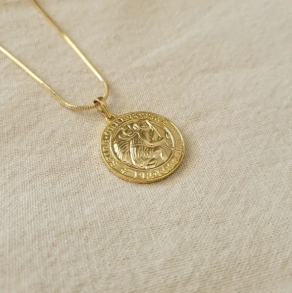 Gold Coin Pendant Necklaces